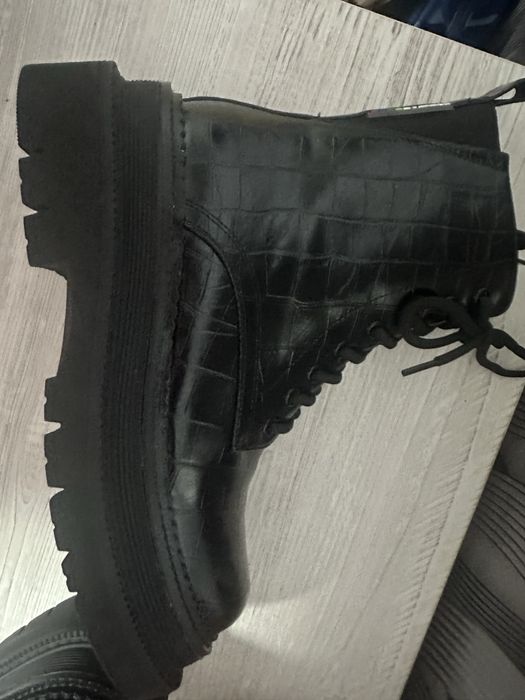 ботики  женские 39 размер