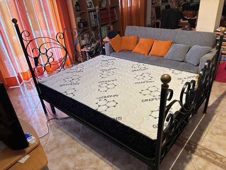 Cama em ferro com estrado articulado