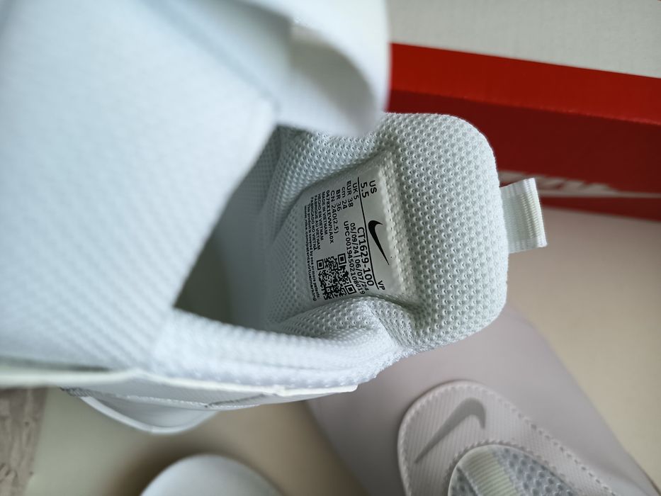 Buty Nike Zoom Pulse Pure Platinum CT1629-100 rozmiar 38