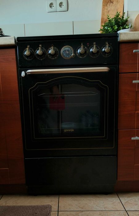 Kuchenka elektryczna GORENJE w stylu retro z gwarancją.