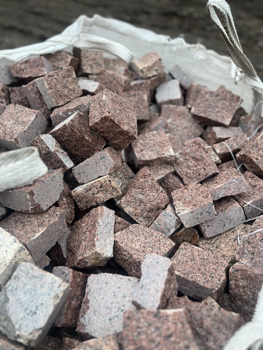 Бруківка (брусчатка гранитная, шашка) з граніту від виробника