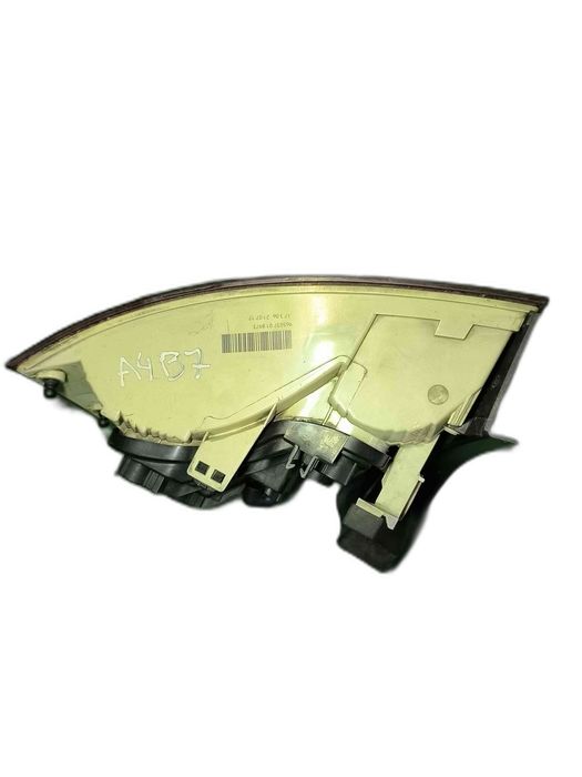 Farolim Esquerdo AUDI A4 B7 8E5945095 (OEM)