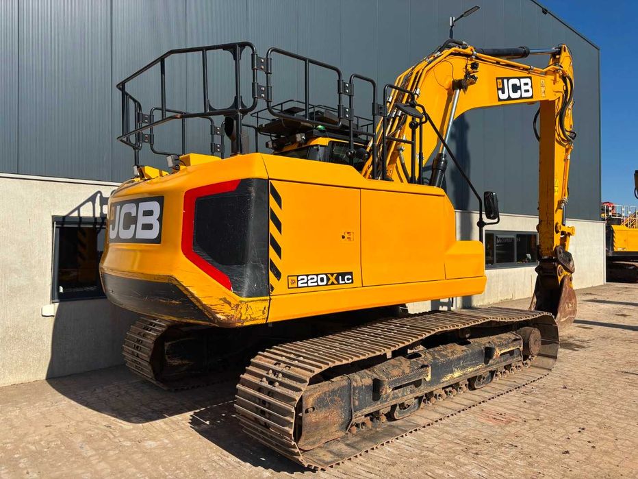 Гусеничний екскаватор JCB JS220 LC