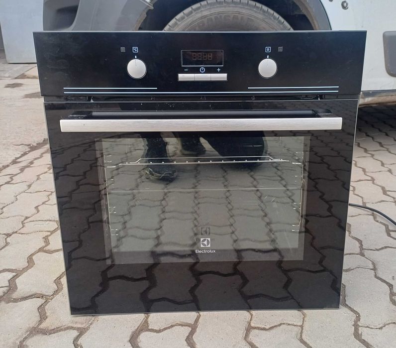 Духовка електрична вбудована Електролюкс Electrolux EZB3430AOK чорна