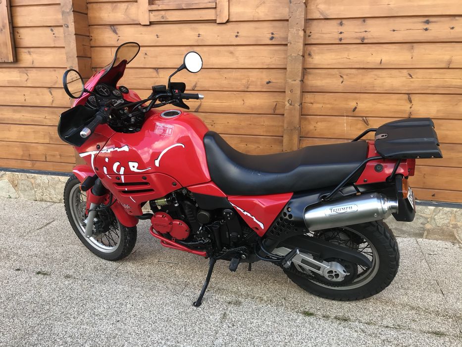 Triumph tiger 900