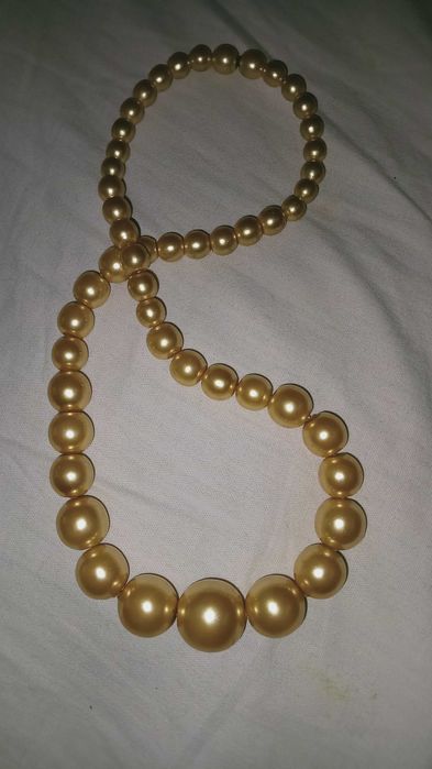 Stare perłowe korale