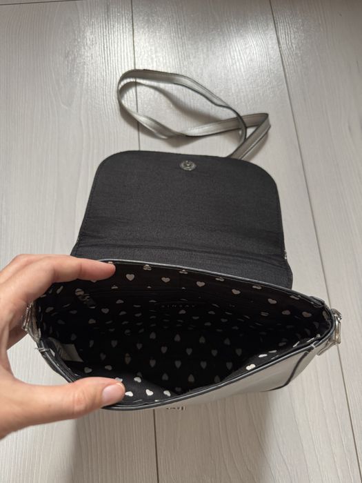 Srebrna torebka na pasku Sinsay