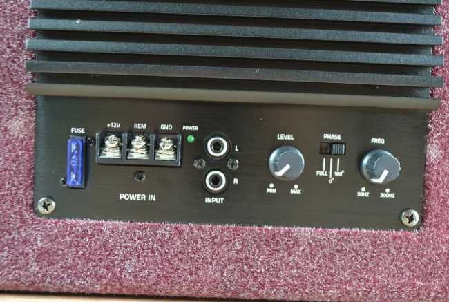 Автомобільний сабвуфер. Автомобільний сабвуфер. Корпусный самбуфер Саб