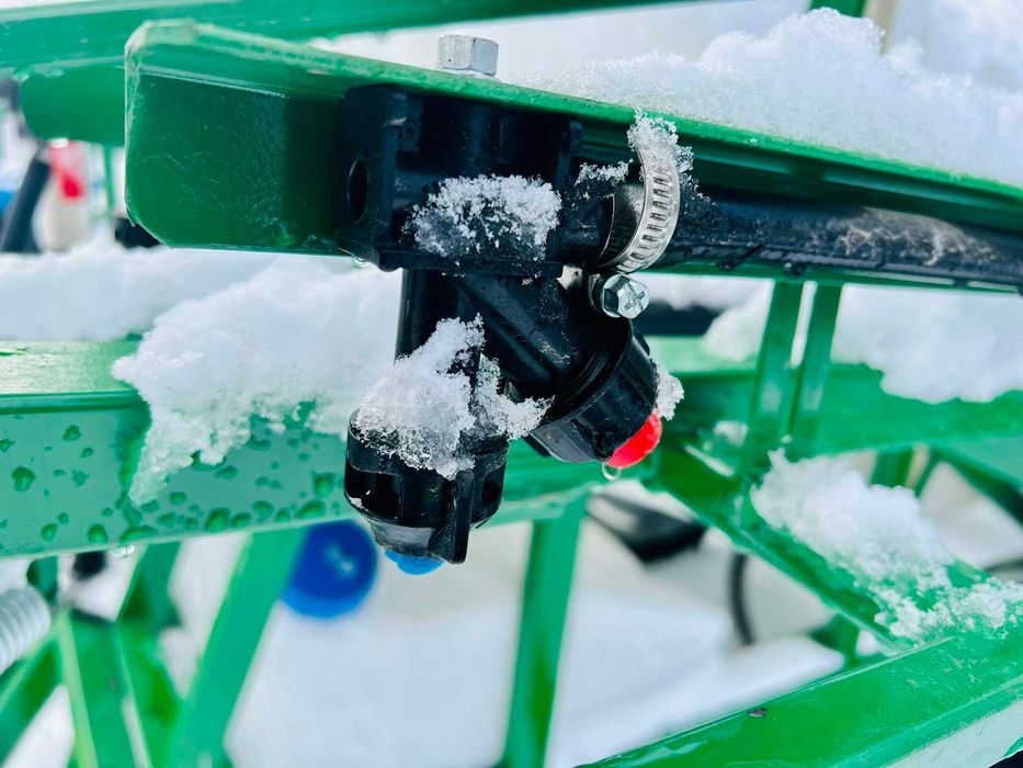 Оприскувач причіпний-2000 зі штангою 18 м.Механічна, підйом гідравліка