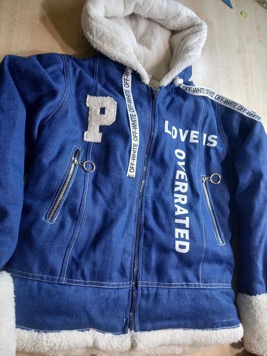 Зимова джинсова куртка