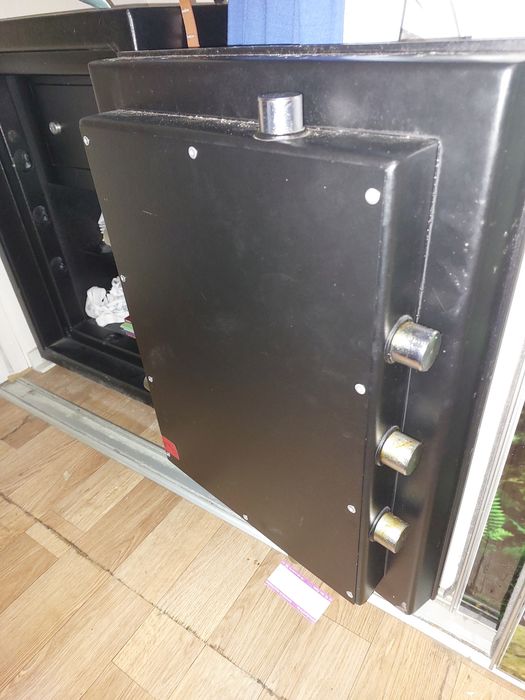 Сейф зламостійкий сертифікований клас 2 виробник Германія Mauer