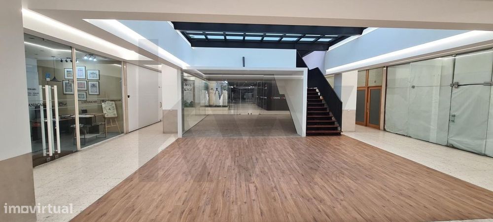 Escritório à Rotunda da Boavista. Grande oportunidade!