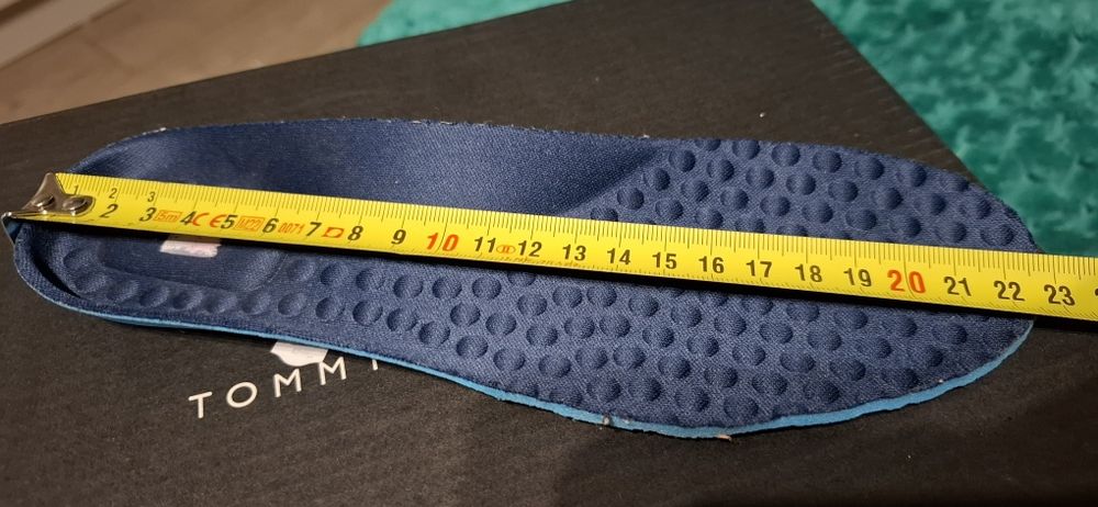 Tommy  Hilfiger 35