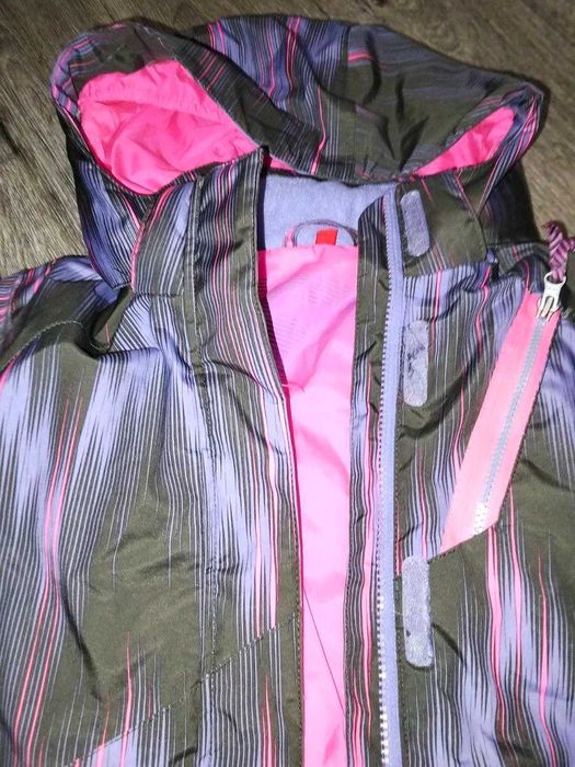 Дитяча куртка для дівчинки лижна.