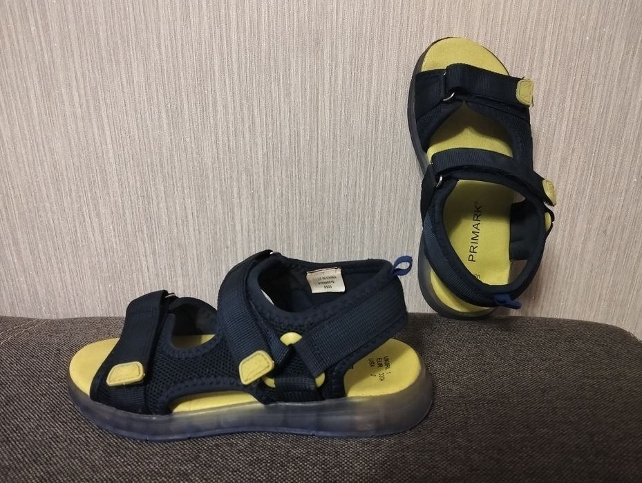 Сандалі босоніжки розмір 33-34, устілка 21.5 см.