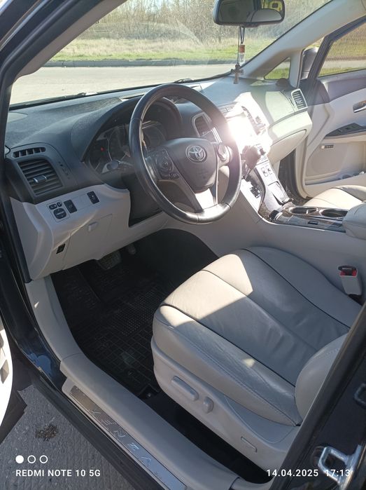 Продам Toyota Venza