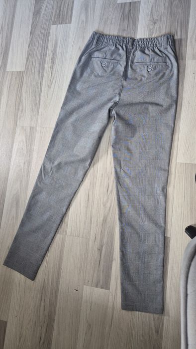 Spodnie męskie 28