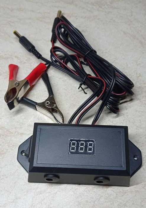 ДБЖ  для интернета 12В и роутера 9В с вольтметром горизонтальный