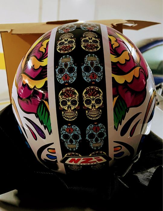 Capacete NZI Activy 3 – Edição Sugar Skulls Branco – Novo