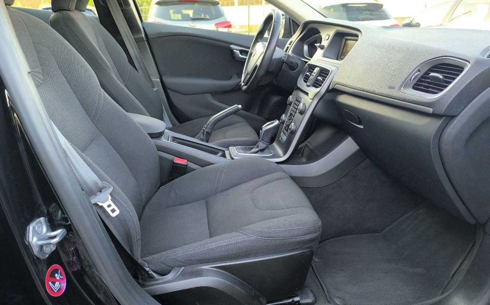 V40 2.0 D2 Inscription Geartronic 120cv cx Aut. — photo 4