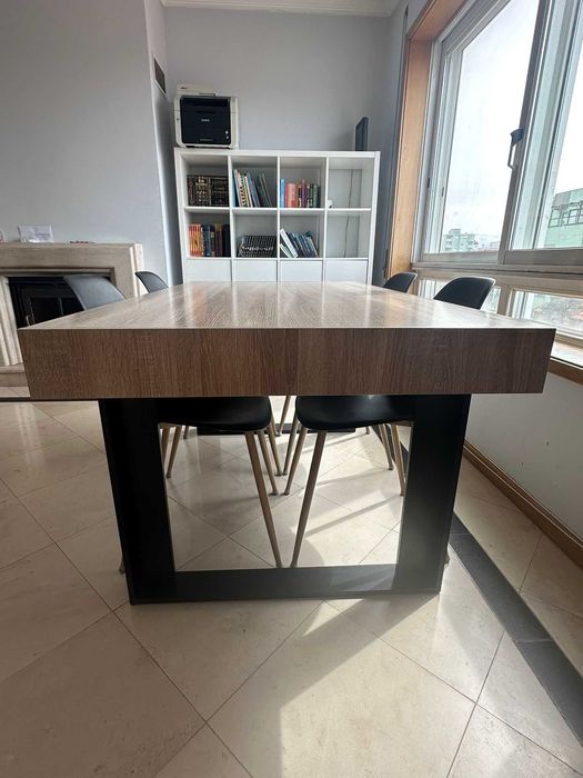 Mesa de jantar madeira muito resistente com ou sem as cadeiras