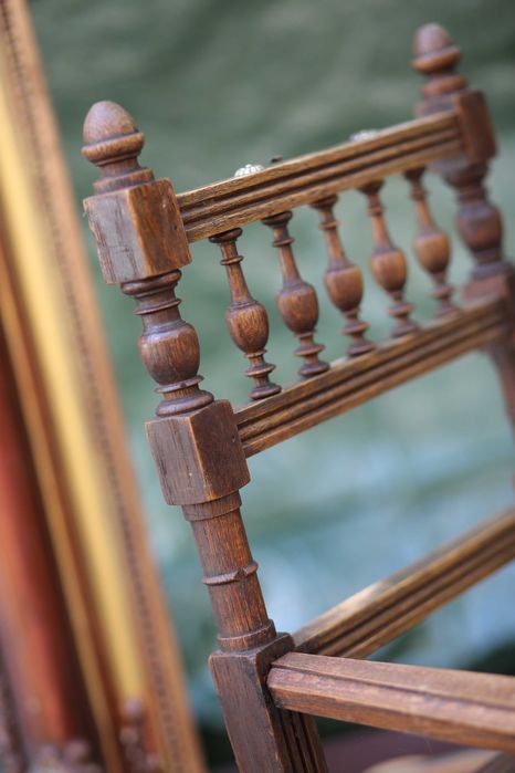 stare krzesło dziecięce