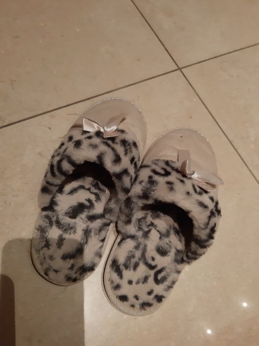 Pantofle panterka 38 damskie pantofelki płaskie domowe brąz home używa