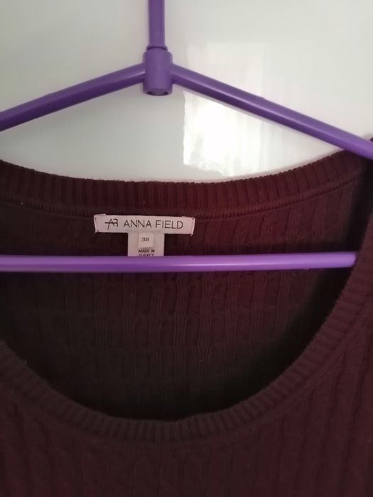 Sweterek z kieszeniami