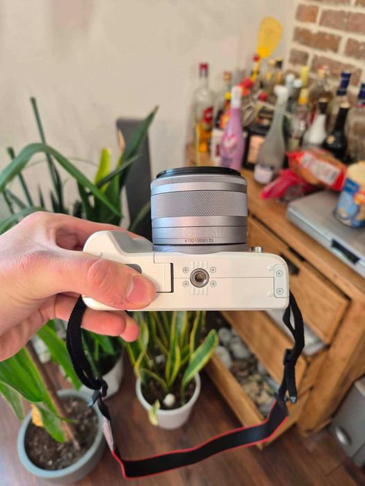 Canon EOS M50 biały + 15-45 mm | stan idealny / jak nowy | komplet