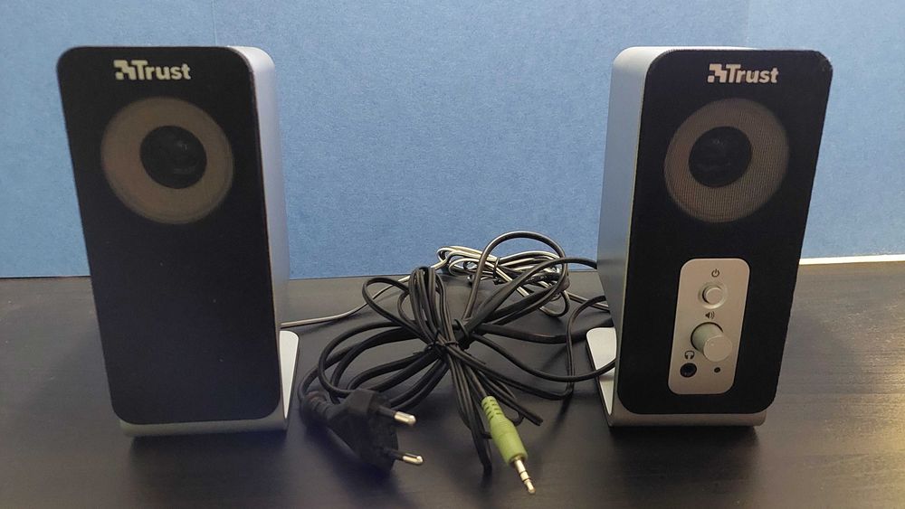 TRUST Speaker Columns (Black/Gray)64739559310721120