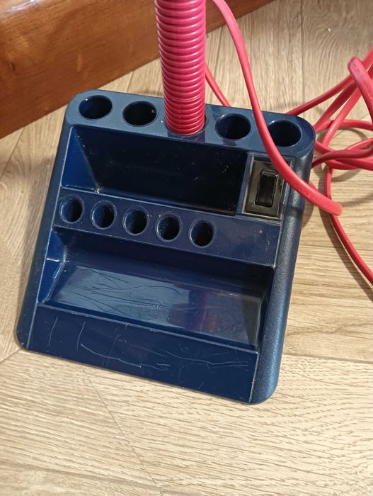 Lampa biurkowa z organizerem Massive gięta