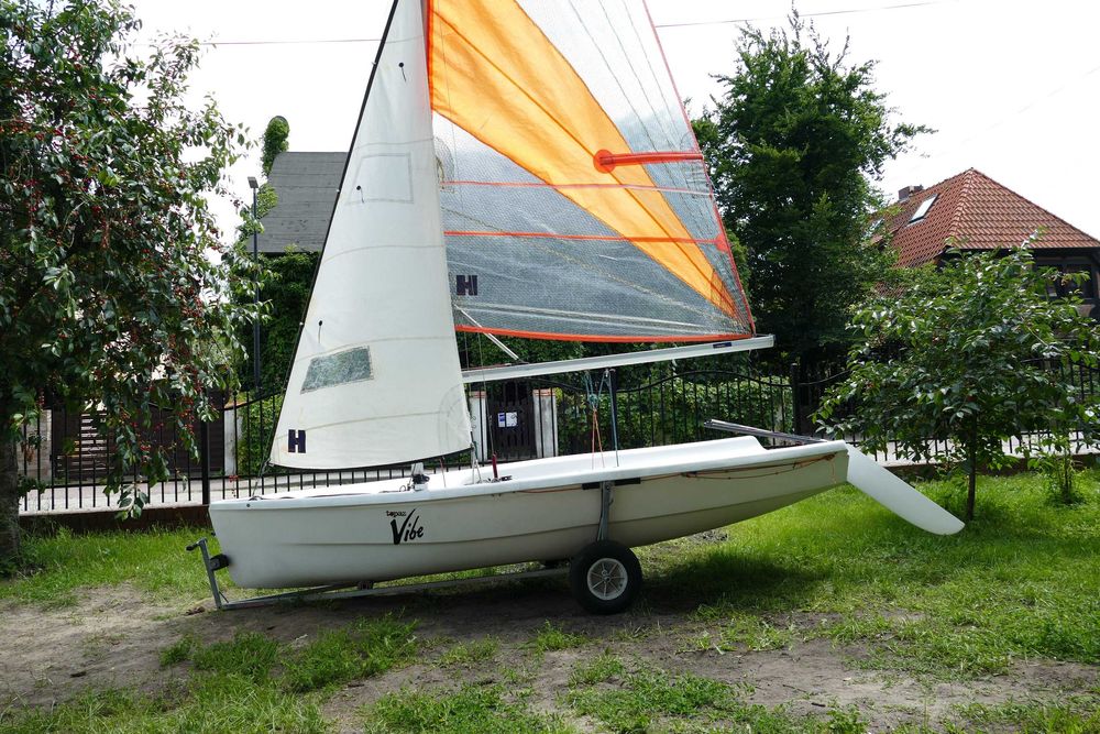Łódź żaglowa żaglówka Topper Topaz Vibe 3.80m + wózek, 2x grot