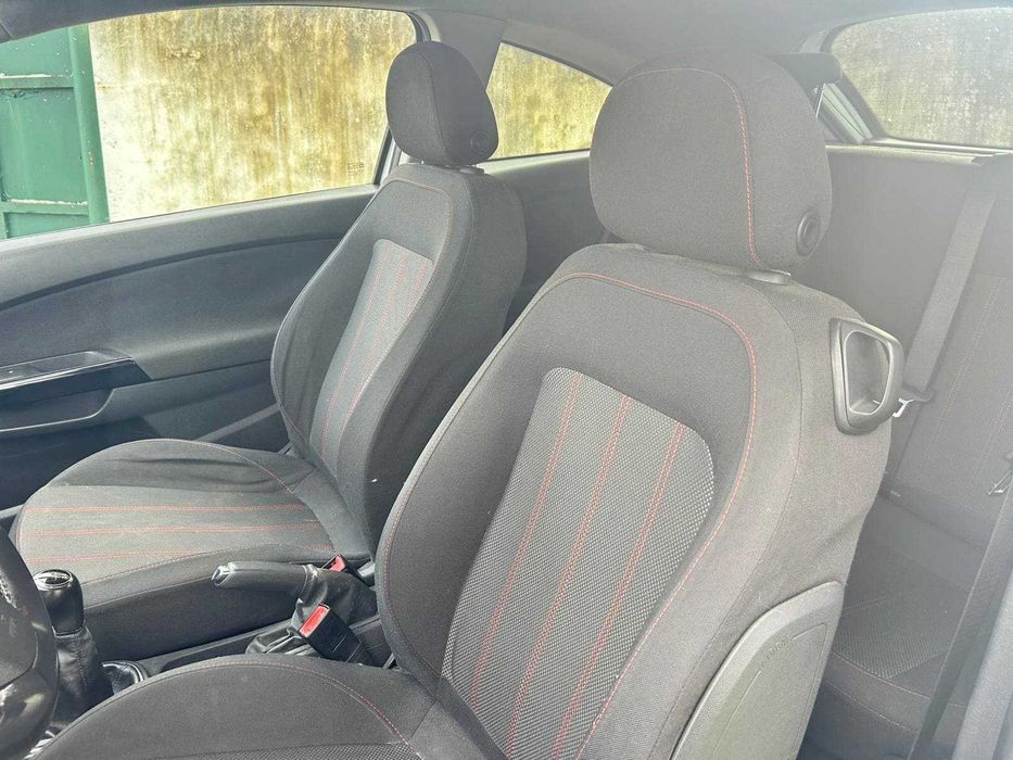 Opel Corsa 1.2I Black Edition