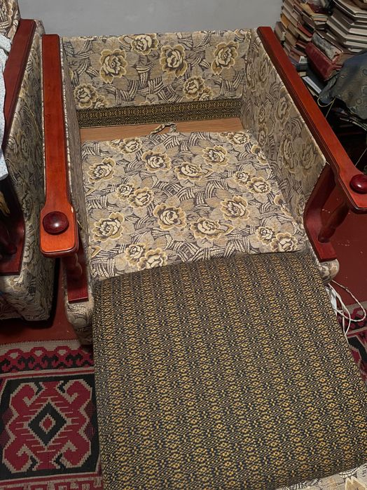 Продаються 2 крісла