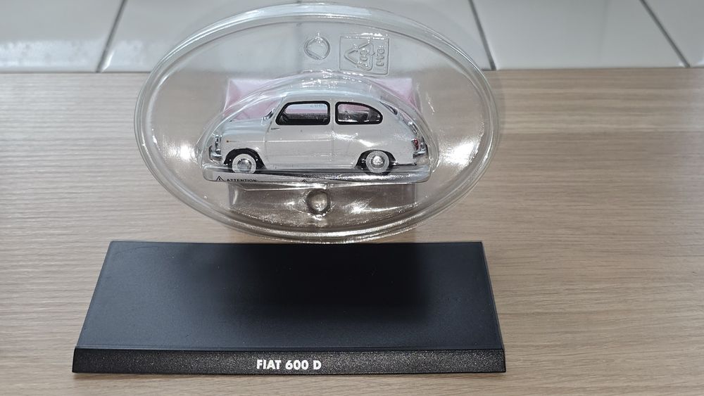 Fiat 600 D Solido 1:43