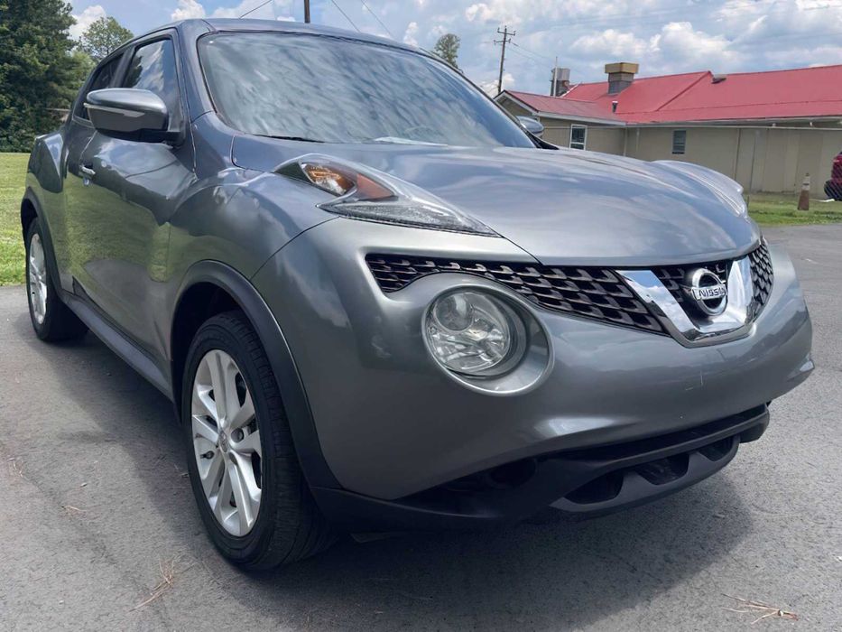 Nissan Juke SV      2016