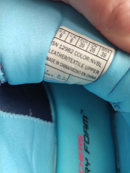 Кросівки Skechers стан нових