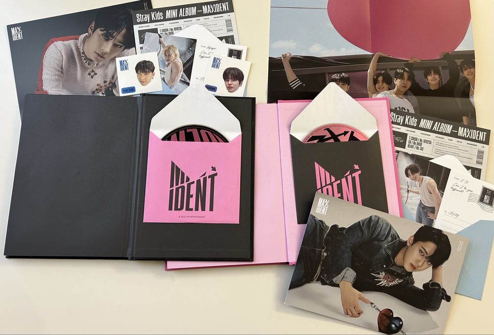 Колекційні альбоми Stray Kids