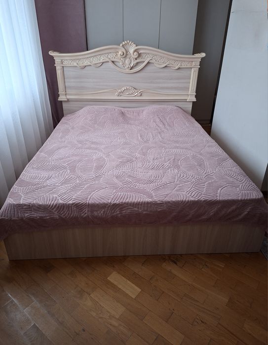Ліжко з дсп з декоративним бильцем 160×200 см.