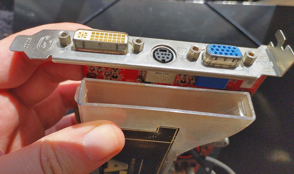 Ati Radeon 9800 Pro AGP 128MB 3.3V Graphics Card64550722750977123