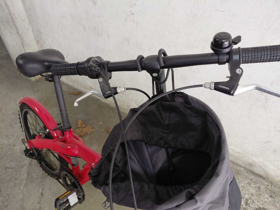 Bicicleta dobrável seminova com acessórios