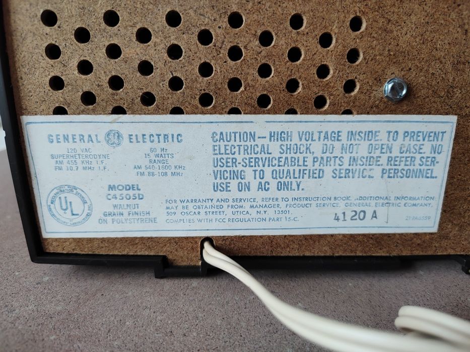 Радіоприймач ретро вінтажний GE Clock Radio Model C4505D 1975 рік