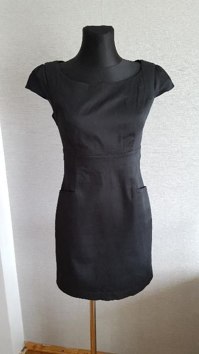elegancka mała czarna orsay ołówkowa dopasowana s 36