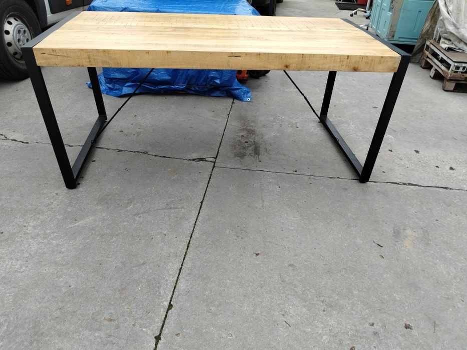 Design industrialny stół w stylu loft