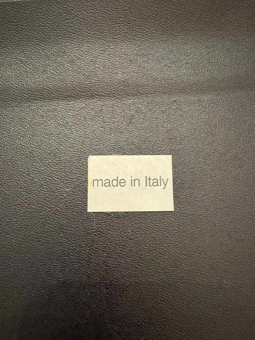 Mesa de jantar e seis cadeiras AREA