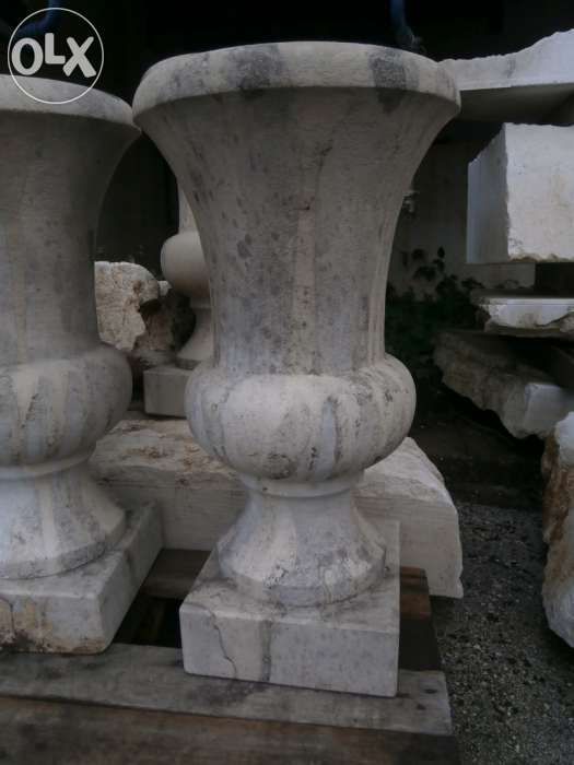 Floreiras em pedra antiga para jardim ( 75 cm altura ).