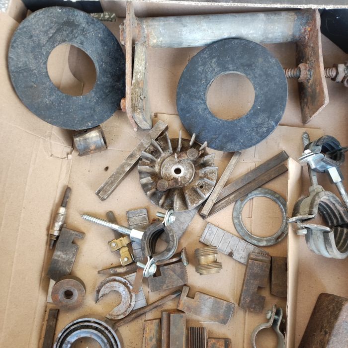 Obręcze,podkładki, łożyska,klamry