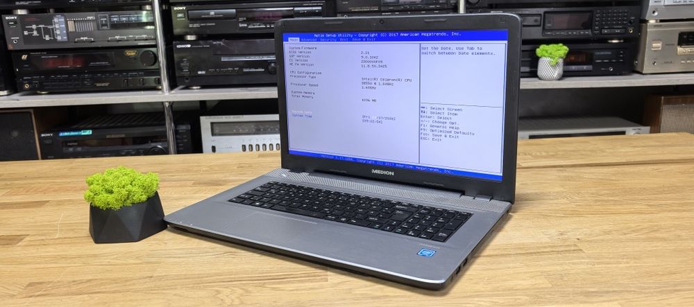 Ноутбук Medion E7419/Celeron 3855u/Ram 4Gb DDR3 /HDD no /