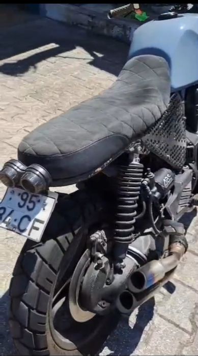 BMW K110, mota de garagem.
