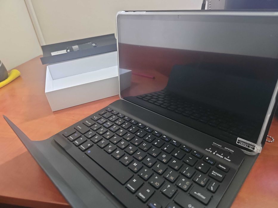 Планшет Hot Pepper DT50 с 10.95" з чохлом та клавіатурою
